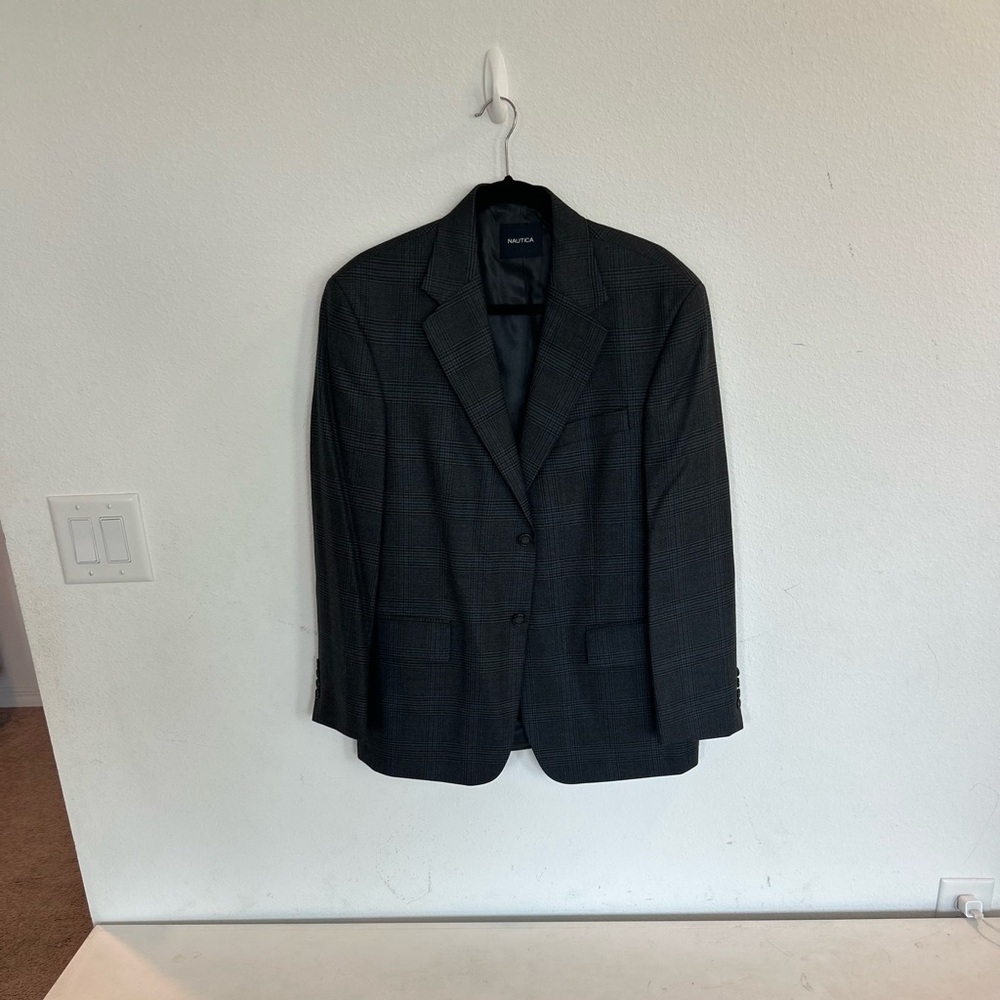 Nautica Modern Fit Plaid Sport Coat Men’s 

Size 40 S

NWOT